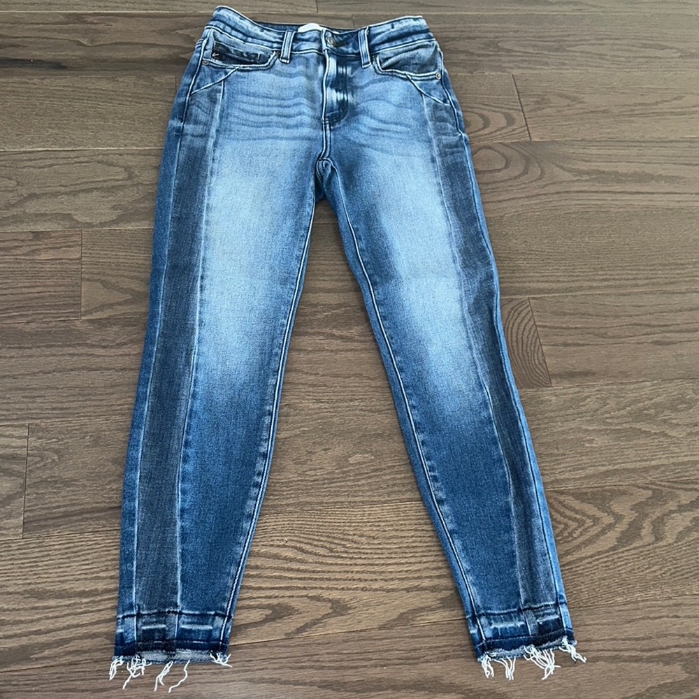 Women’s size 25 skinny jeans